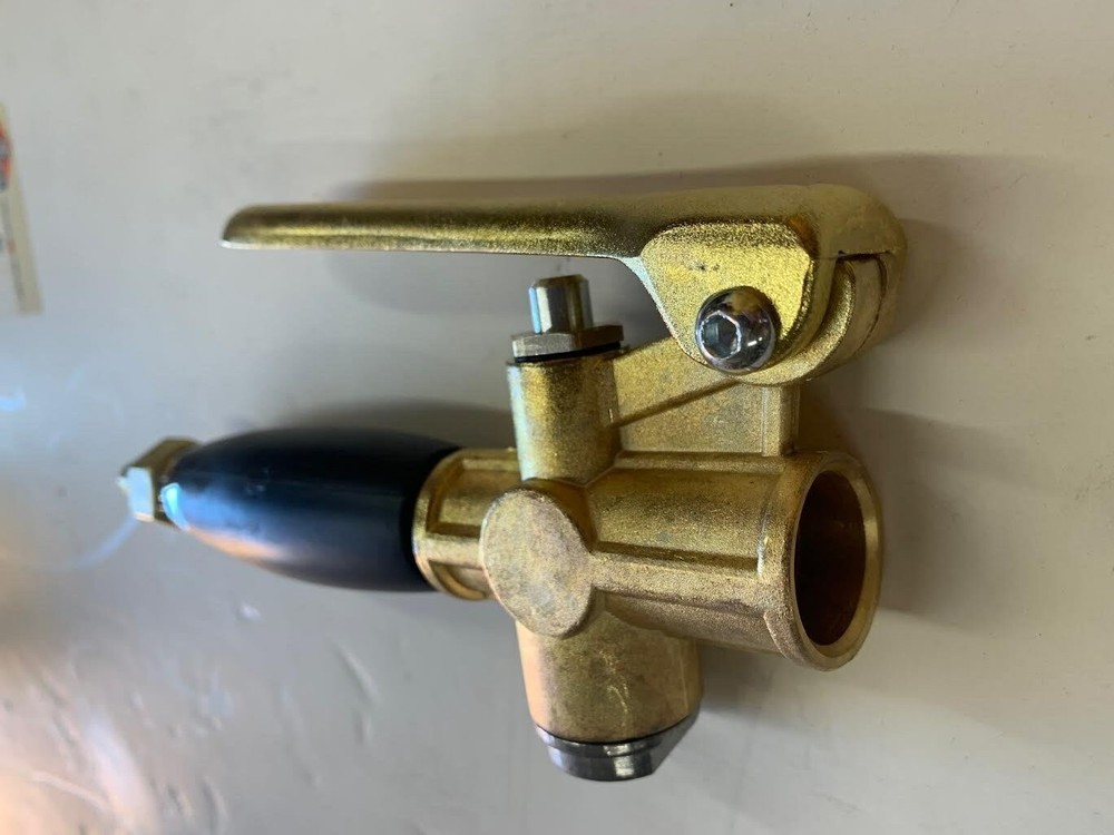 Stucco sprayer air valve