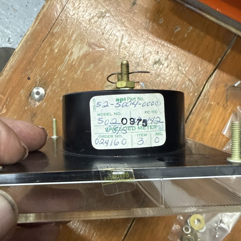 API #502 SHIELDED PANEL METER NOS Thermocouple Meter Guage Fahrenheit/Centigrad