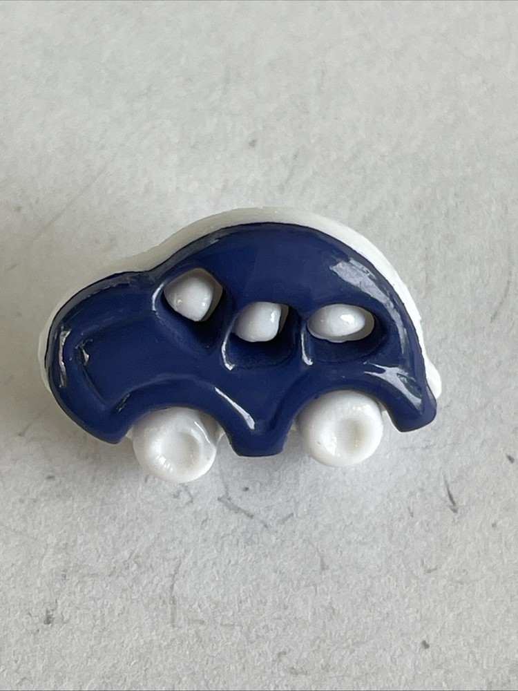 1 Blue & White Car Plastic Snap Together Buttons 3/4”