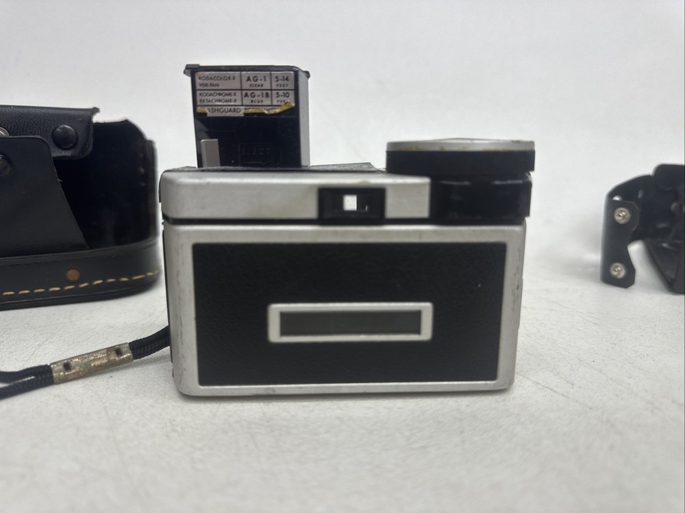 VINTAGE KODAK INSTAMATIC 400 CAMERA