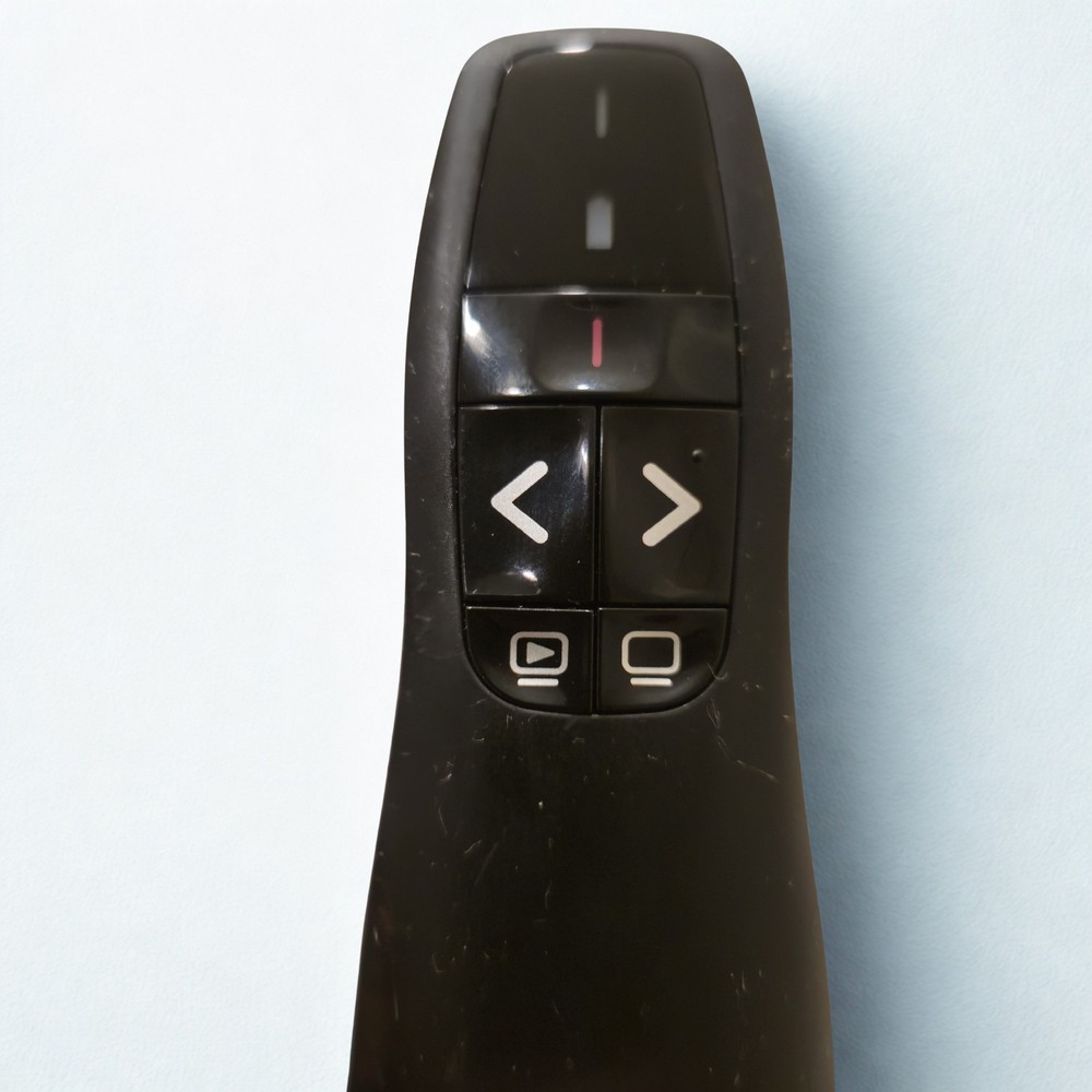 Logitech R400 Wireless Presenter Remote Laser Pointer