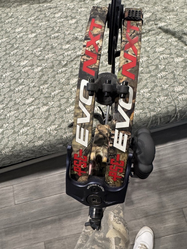 PSE EVO NXT Compound Bow Camo Bow Hunting