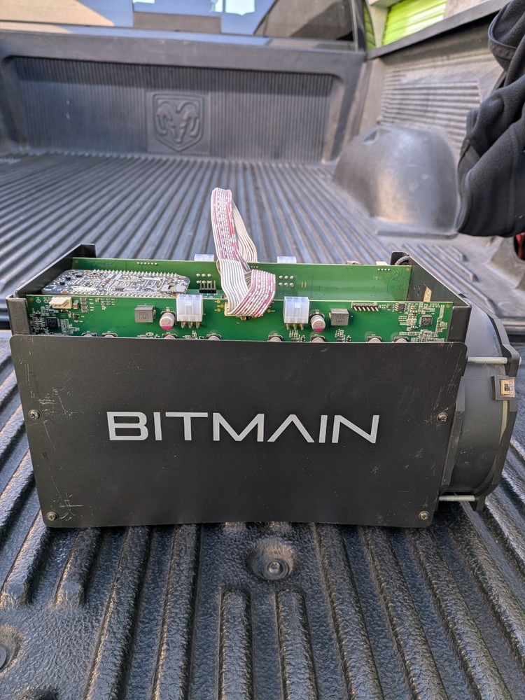 Bitmain Antminer S5 ASIC SHA-256 Bitcoin Miner