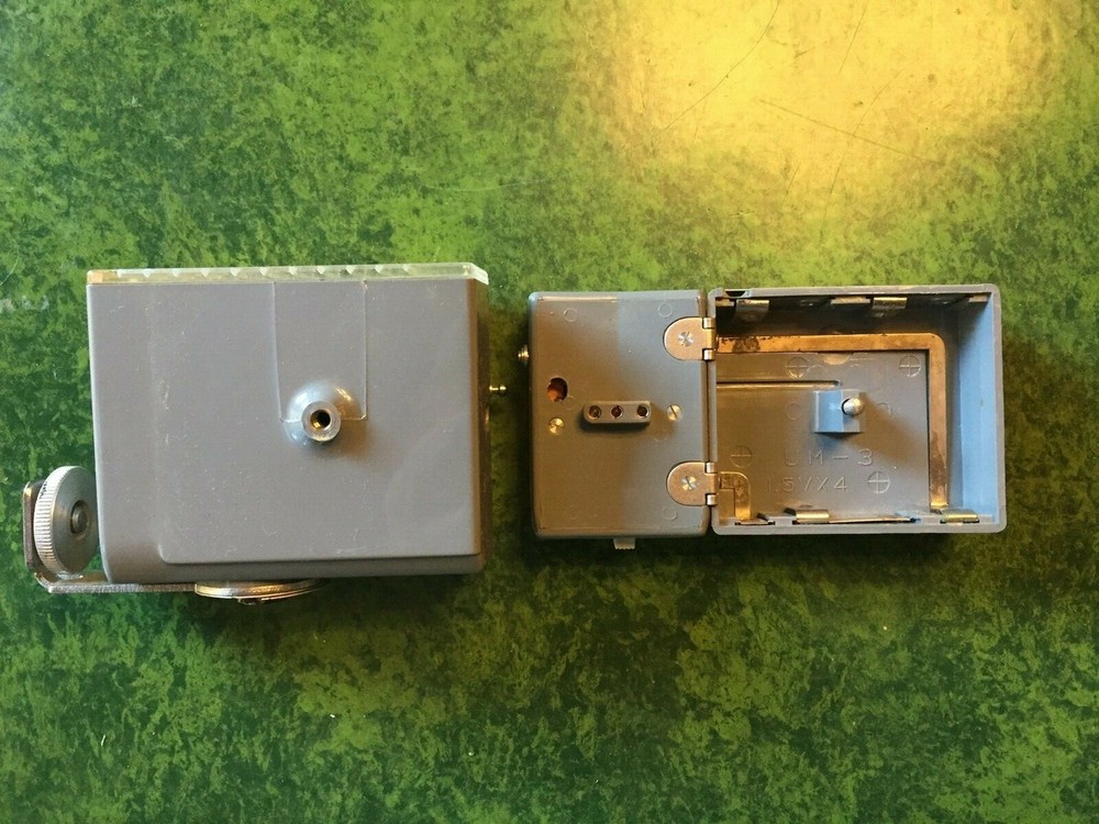 VINTAGE SAMIGON 4-80 STROBE LIGHT Flash with DC-PACK Photography -- 2932