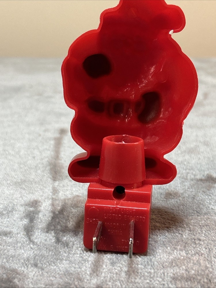 Vintage Santa Plastic Night Light Plug-In Red 4”