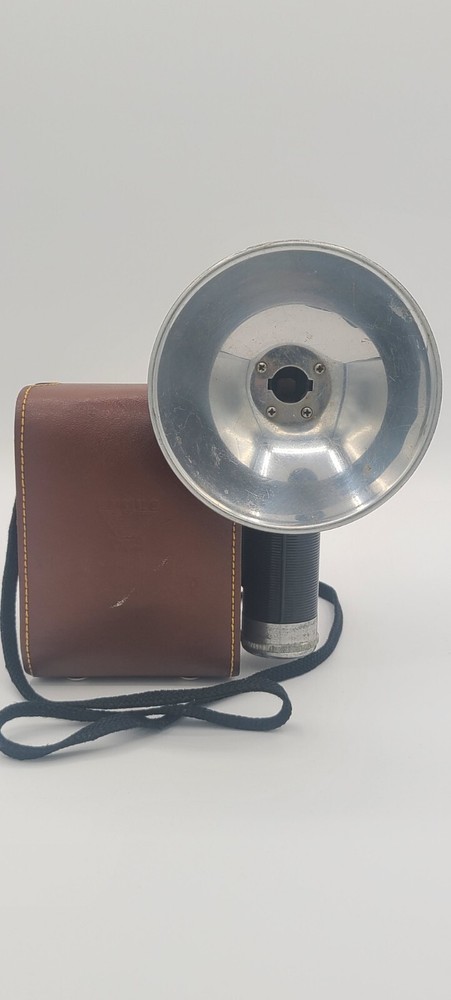 Vintage  Argus Seventy-Five Camera w/Flash & Case.
