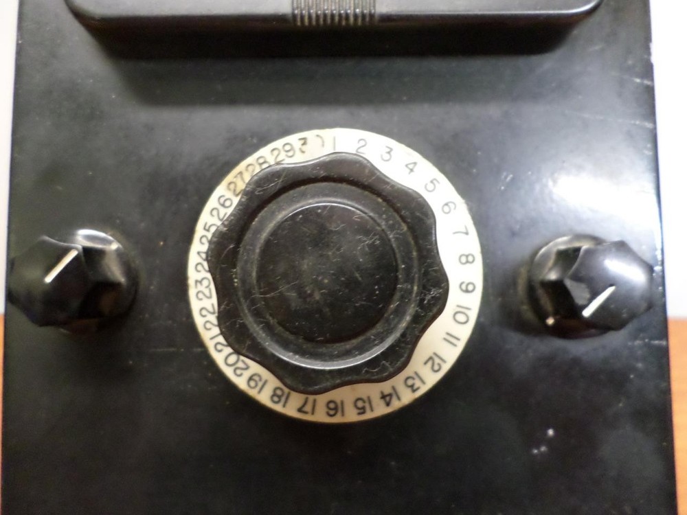 Vintage Simpson Model 29 Direct Current Volt Meter