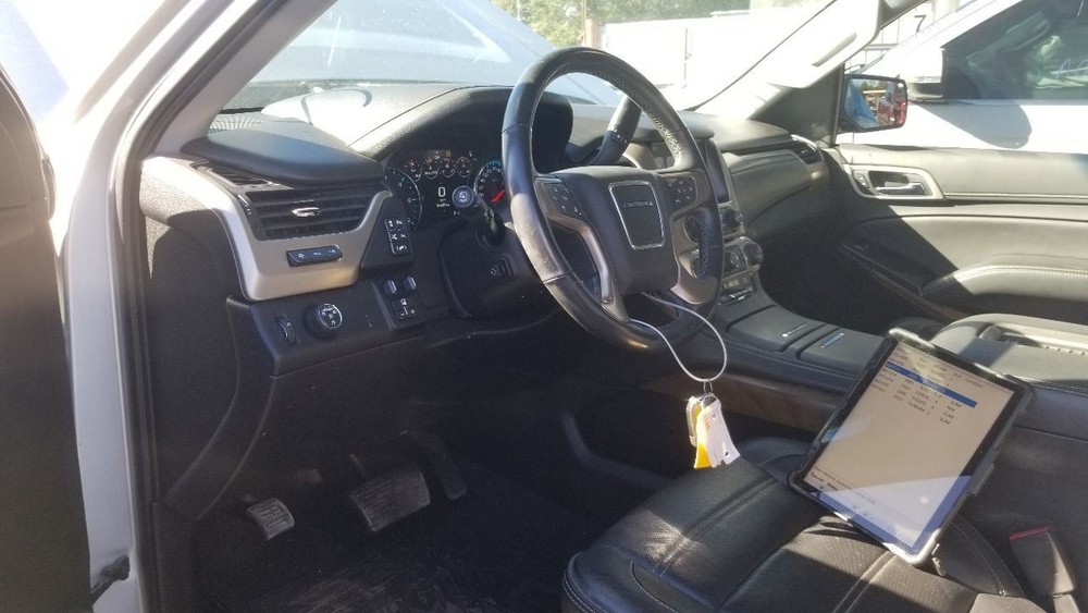 19 GMC YUKON DENALI 6.2L AIR SHUTTER ASSEMBLY
