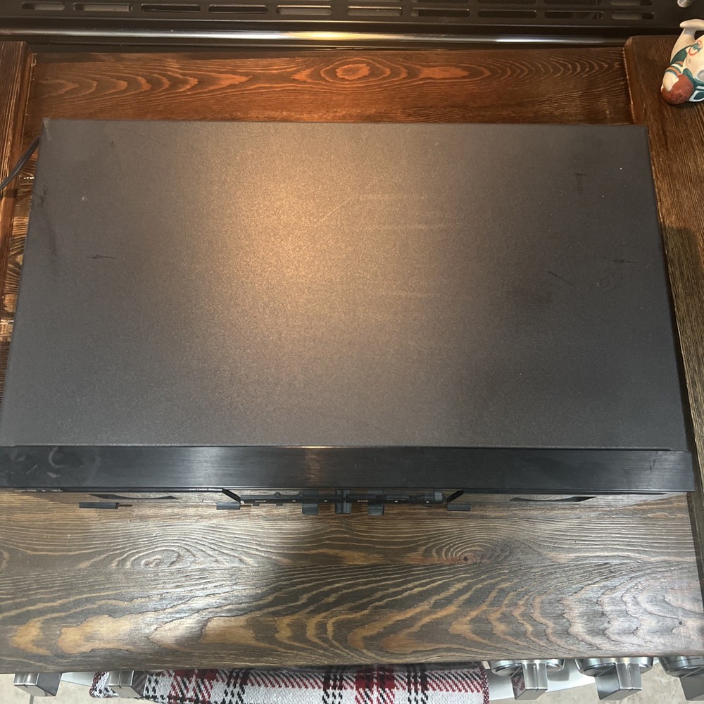 TEAC W-520R Dual Auto Reverse Cassette Deck (Powers On)