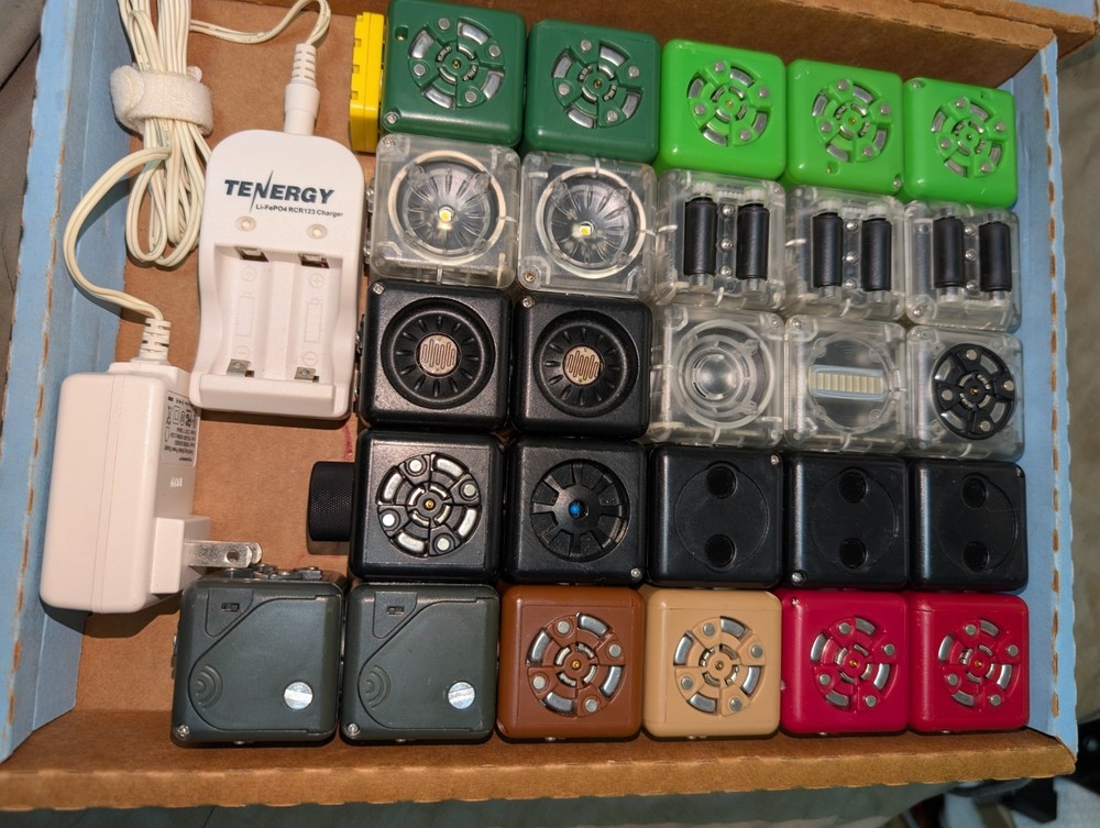 Rare Beta Release Cubelets 26 Blocks Robot construction Kit