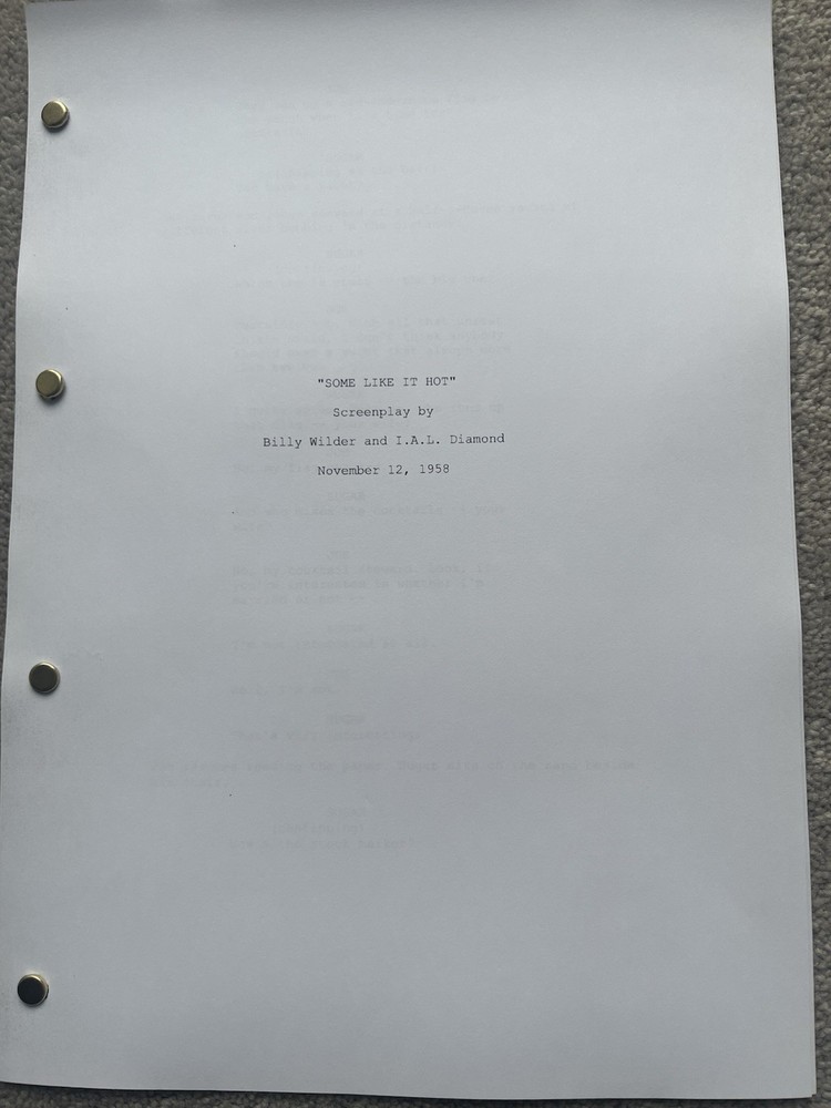 Some Like It Hot Film Script / Screenplay. Marilyn Monroe, Tony Curtis.