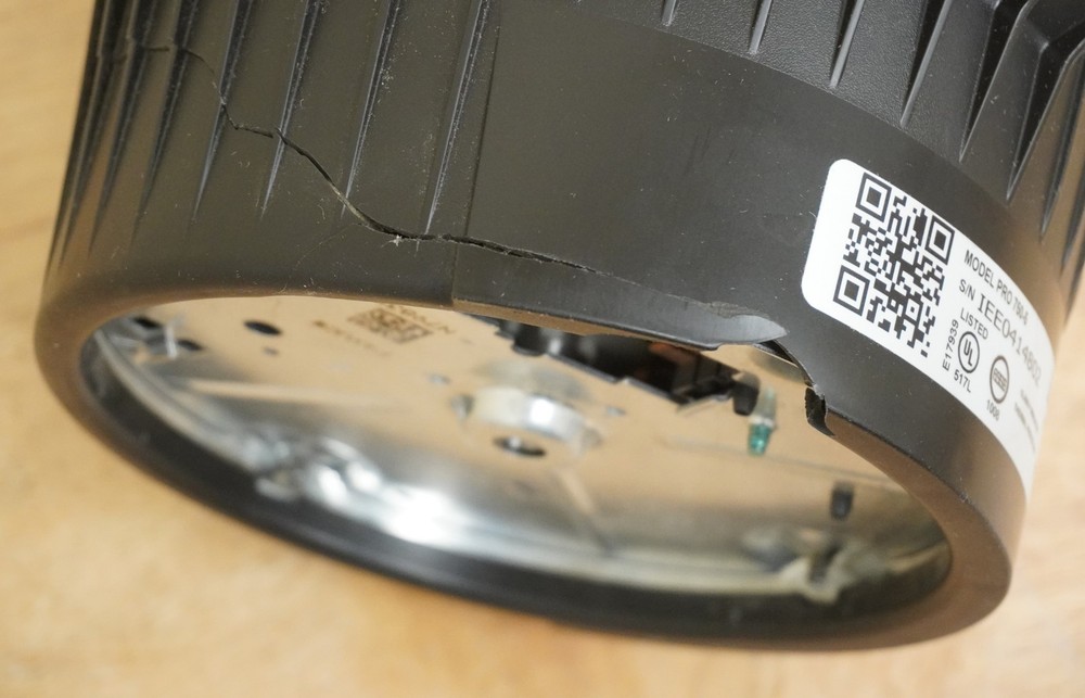 InSinkErator Evolution Pro 750 3/4 HP Continuous Feed Garbage Disposal~Cracked~