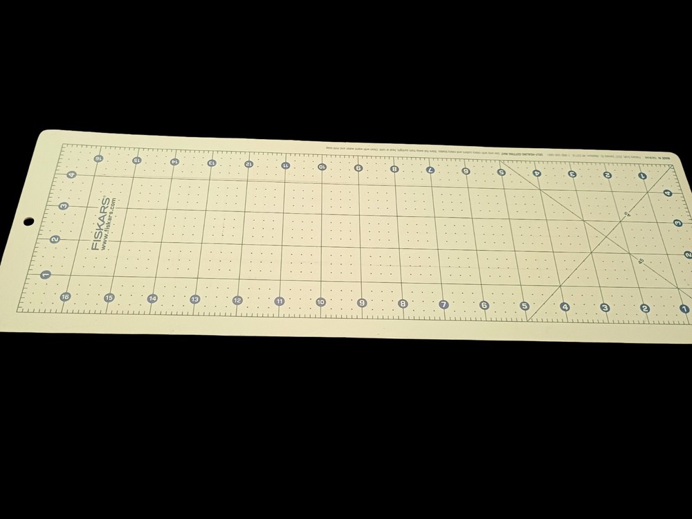 FISKARS 16x4 Cutting Mat Ruler