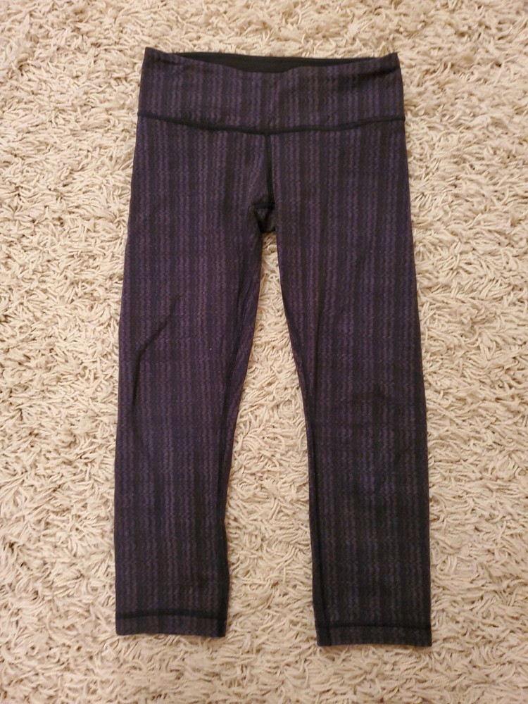 Lululemon Gray Zig Zag Crop Athletic Leggings Size 2