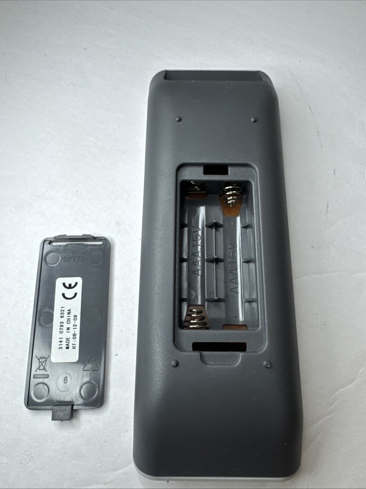 Philips DVD Player Remote Control - White - Unit Only (SF172) TESTED WORKING