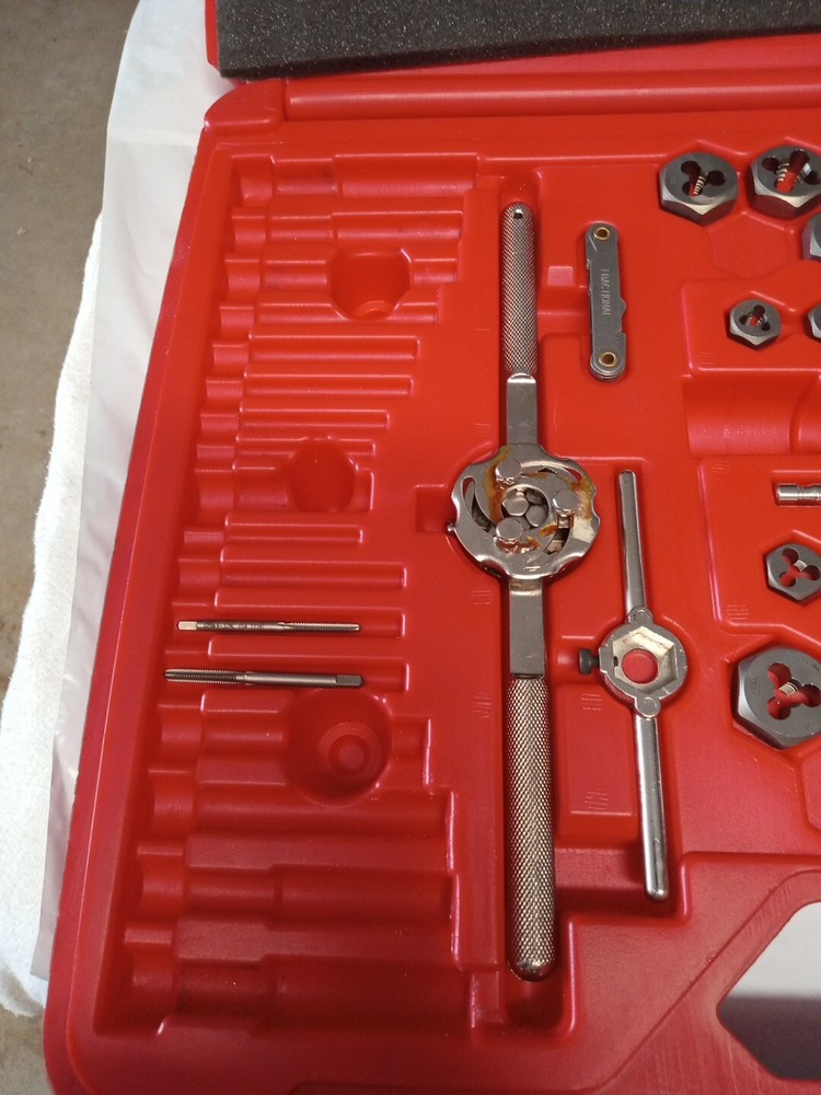 MAC Tools TDPLUS 117-Pc Deluxe Threading Set - Standard & Metric - INCOMPLETE