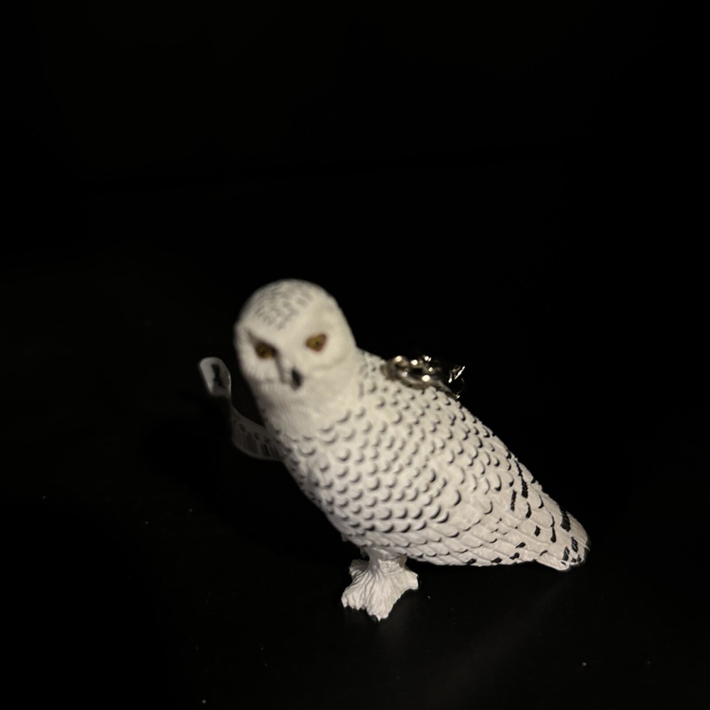 MOJO Snowy Owl, Museum Quality Plastic Model Hand Painted KEY CHAIN