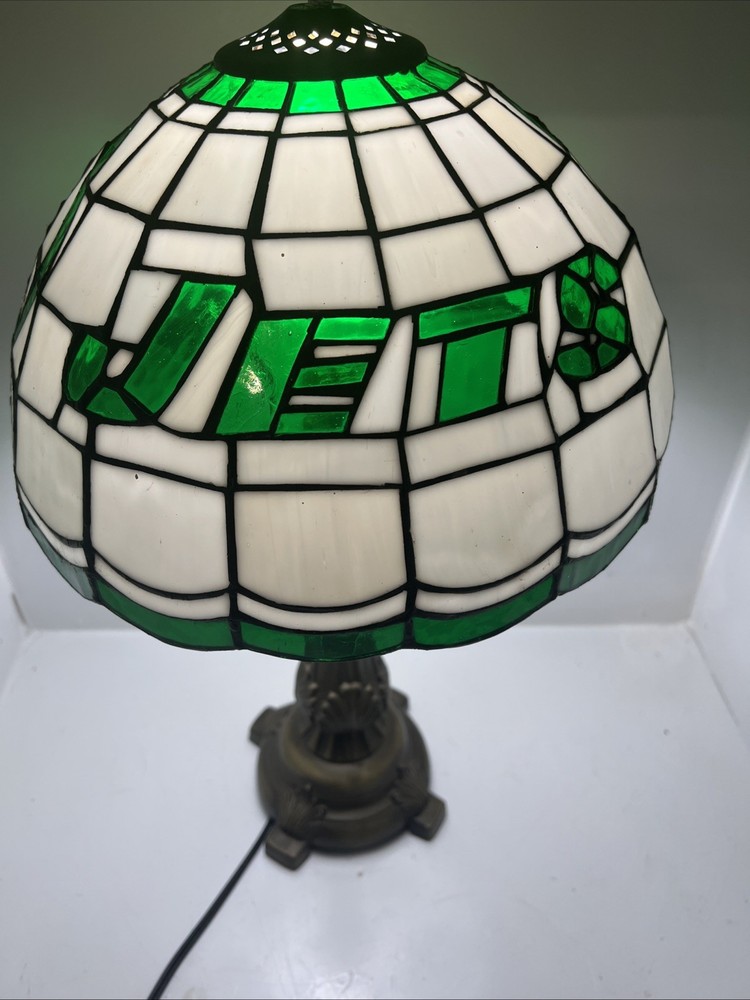 Jets table lamp tiffany style works great shape