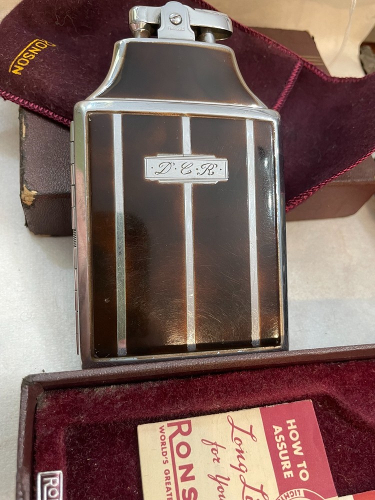 ANTIQUE RONSON MASTERCASE LIGHTER SET IN ORIGINAL BOX
