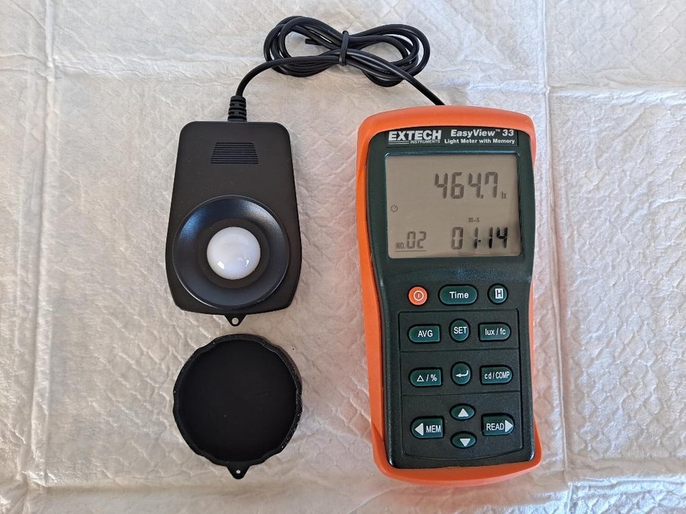 Extech EA33 Easy View 33 Light Meter with Memory, New