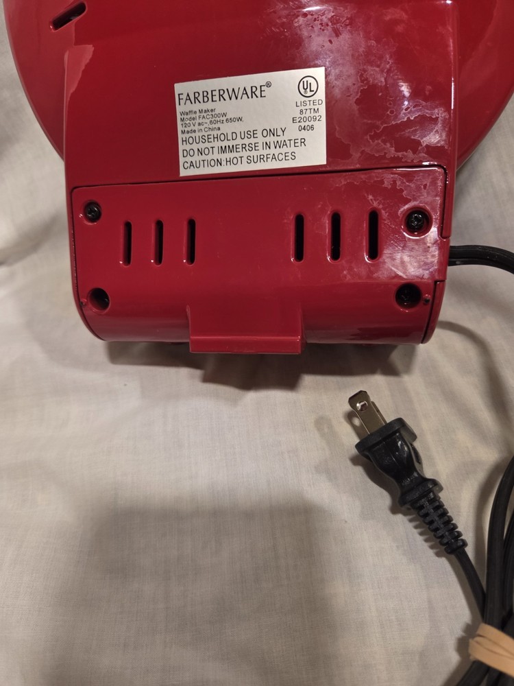 Waffle Maker Farberware Nonstick Used 1 Time Red Ctrl Bake Dial