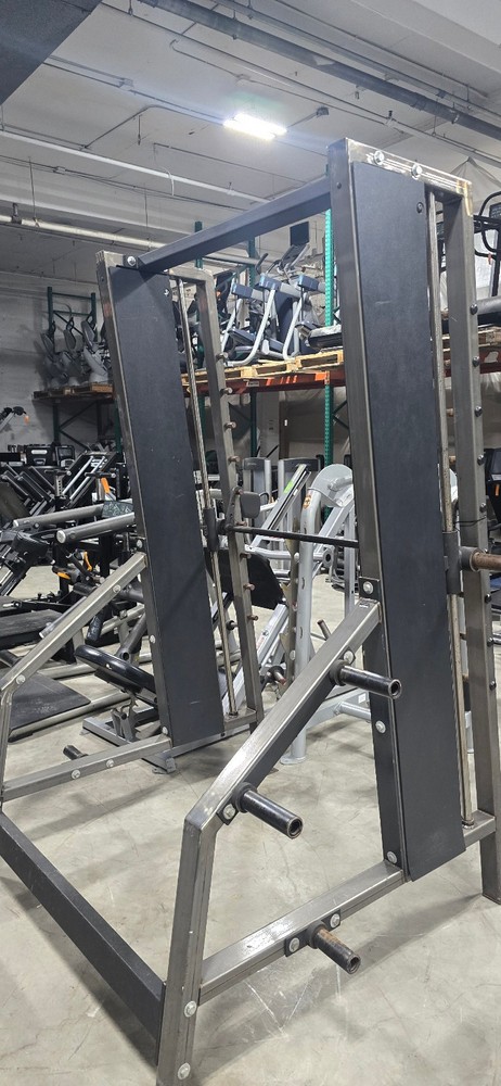 Nebula Plate Loaded Smith Machine - Cleaned & Serviced