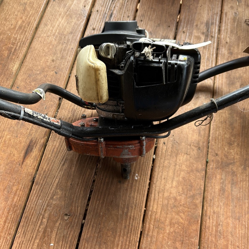 General Post Hole Digger PARTS ONLY RUNS BLOWS OIL