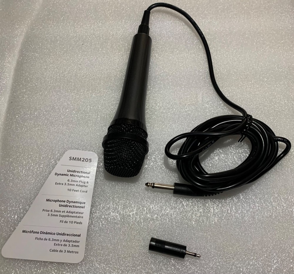 Singing Machine Wired Unidirectional Dynamic Karaoke Microphone - Black - SMM205