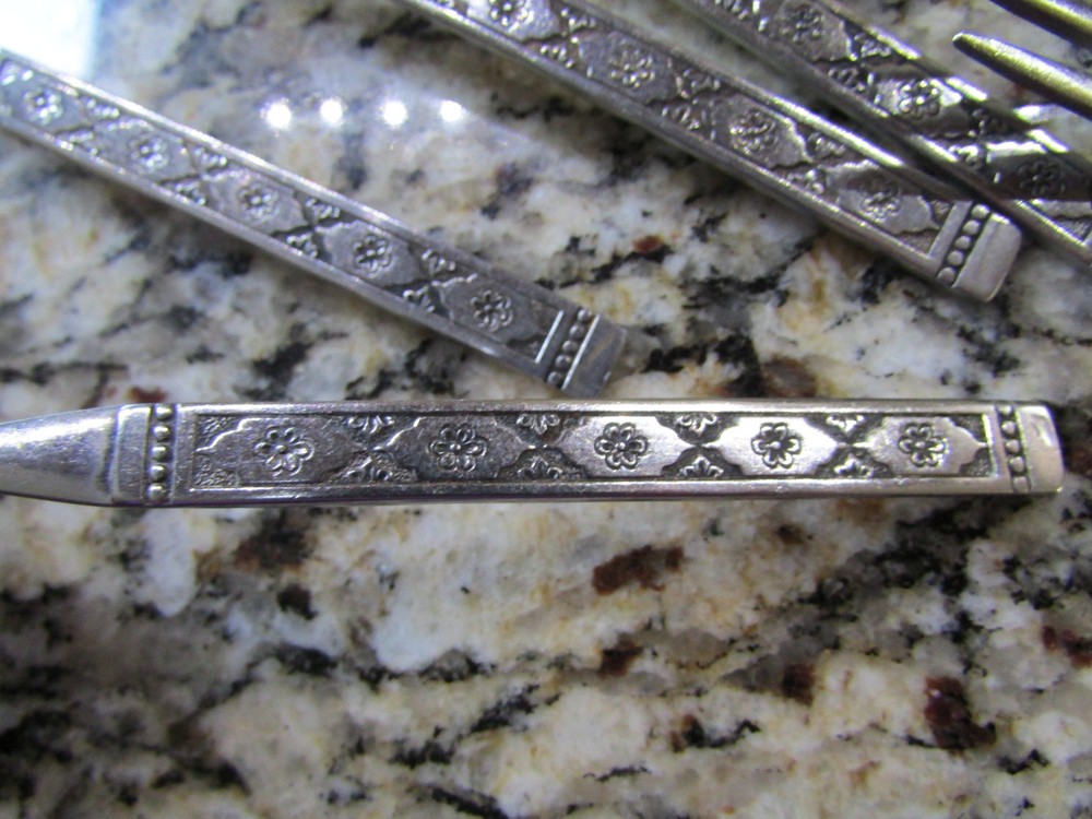 ONEIDA DISTINCTION LIBSON STAINLESS SILVERWARE FLATWARE SET 24 PCE FREE SHIP