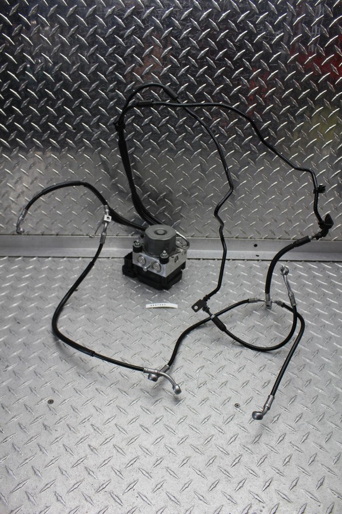 2013 BMW S1000RR ABS PUMP UNIT MODULE & BRAKE LINE (HAS RUNNING VIDEO)