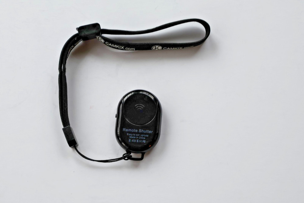 CamKix Bluetooth Camera Remote – Wireless Shutter for iOS & Android Smartphones