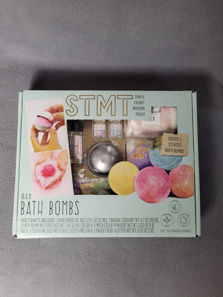 DIY Bath Bombs Kit STMT Create Scented Bath Bombs DAMAGED BOX