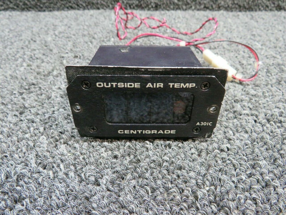 301 Davtron Outside Air Temperature Indicator