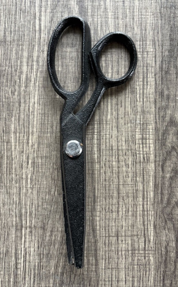 Cast Iron Sewing Scissors Pinking Shears Zigzag Cut