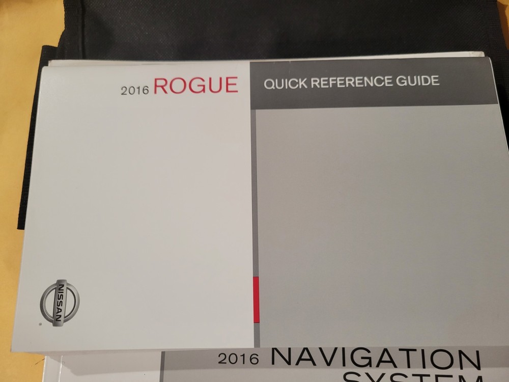 2016 NISSAN ROGUE OWNERS MANUAL & CASE (QUICK REF & NAV)