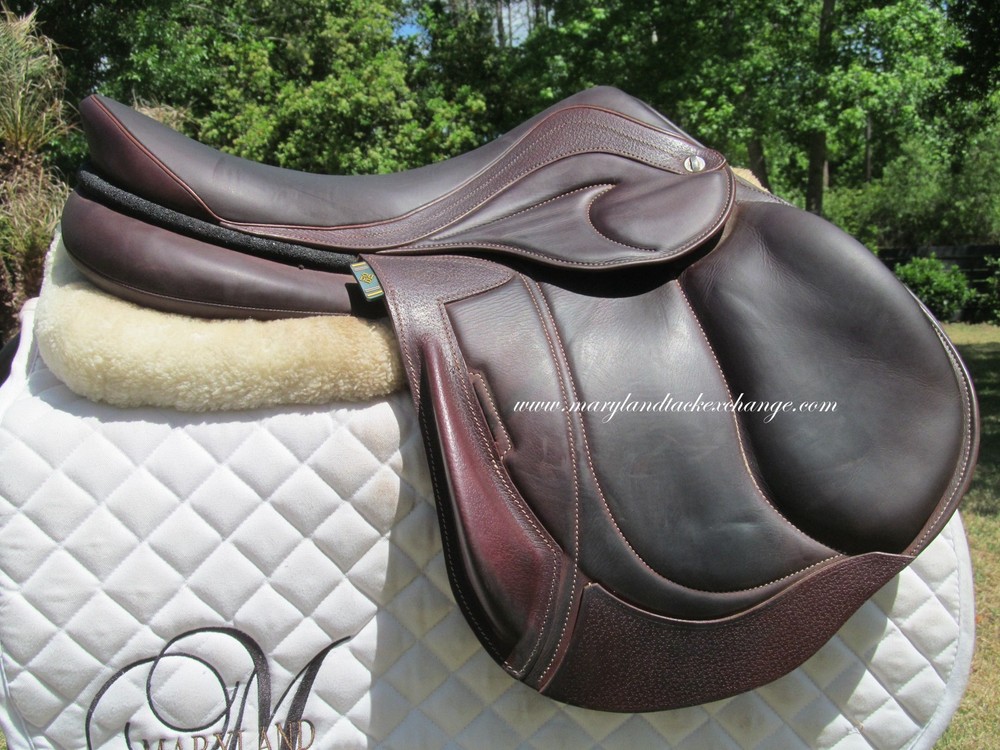 17.5" DEVOUCOUX ENARA jumping saddle(CRYSTALS)-(INCLUDES ACCESSORIES) 2024 MODEL