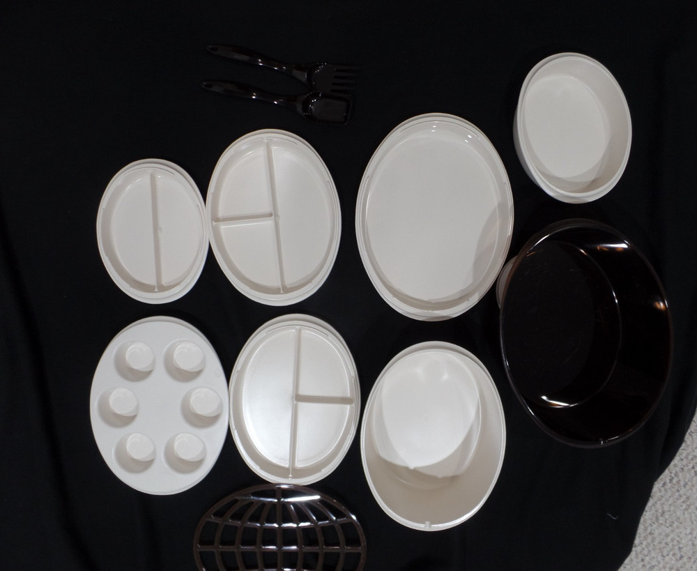 Vtg 11-Piece Amway Micro-Queen Cookware Set Microwave Roaster Muffin/Egg Oval