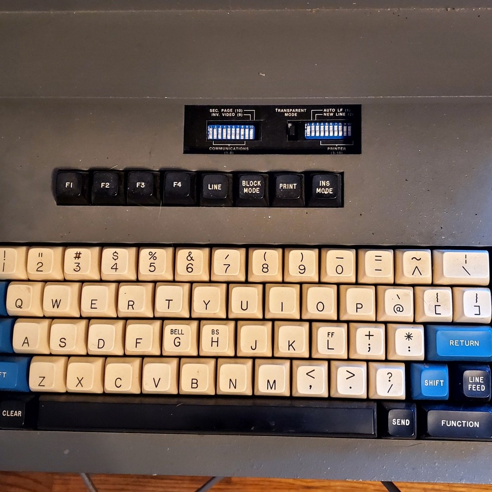 Perkin Elmer 550s CRT Video Terminal Computer Vtg Powers On
