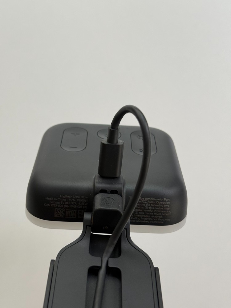 Logitech For Creators Litra Glow Premium LED Streaming Light With TrueSoft