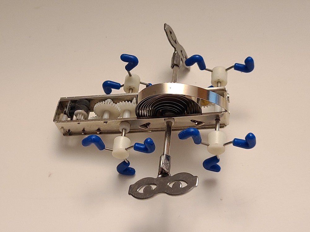 Robot Toy Walker Wind Up Works Gears