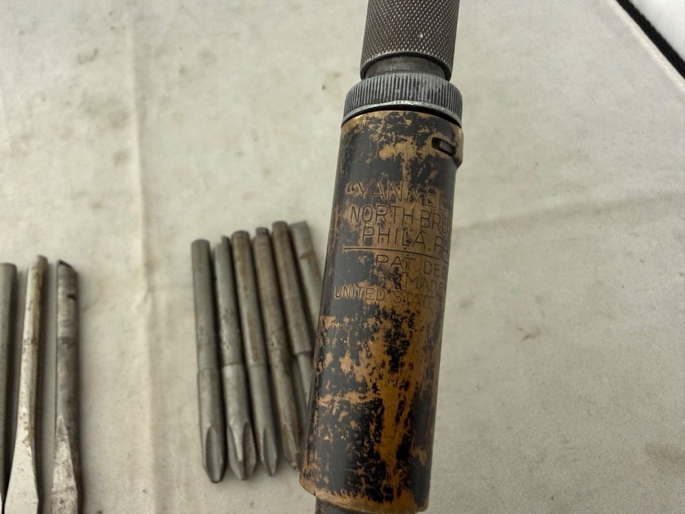 Yankee 30A North Bros MFG Screwdriver with 16 Bits Standard & Phillips