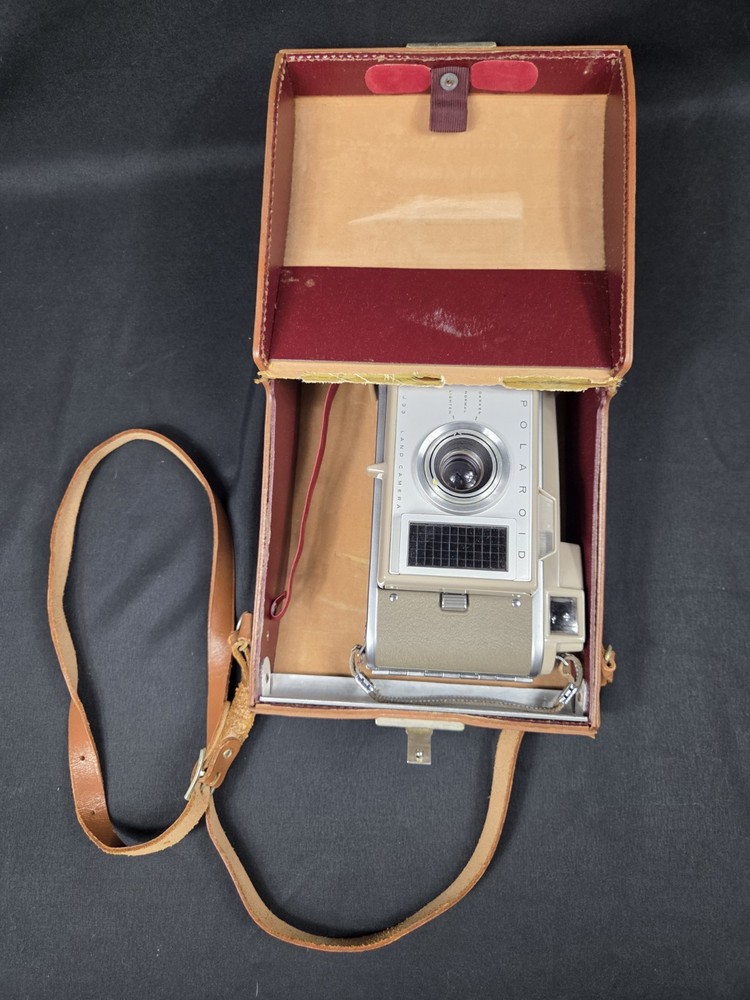 VINTAGE Polaroid J33 Land Camera W/Leather Case Untested