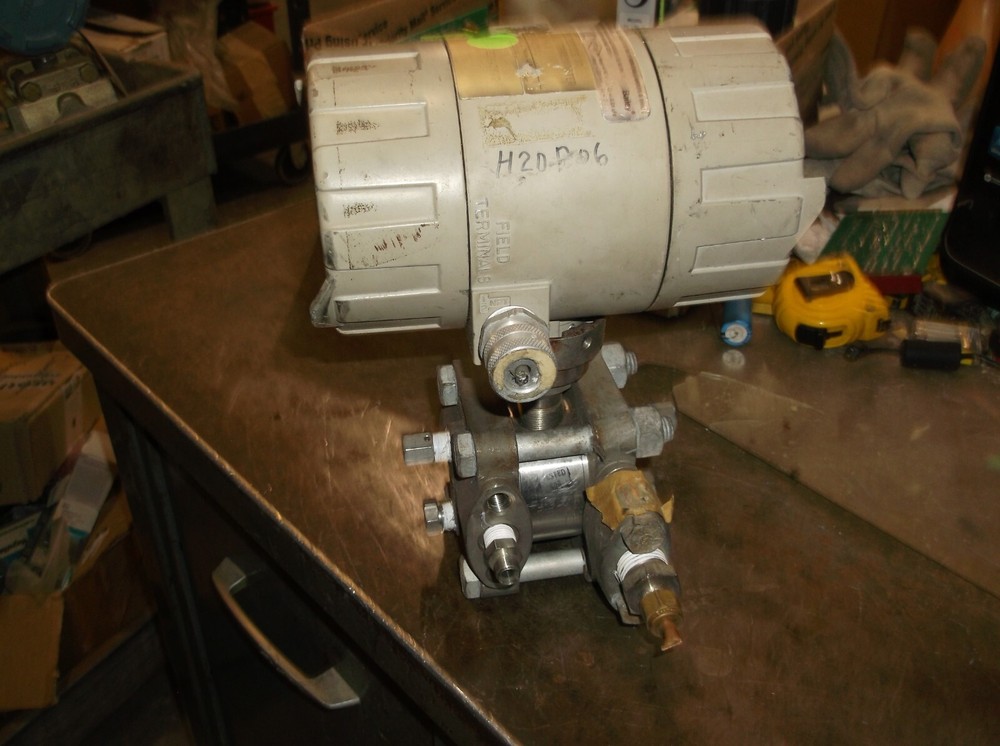 BAILEY BC2321011 PRESSURE TRANSMITTER 30 PSI MAX WP (721)