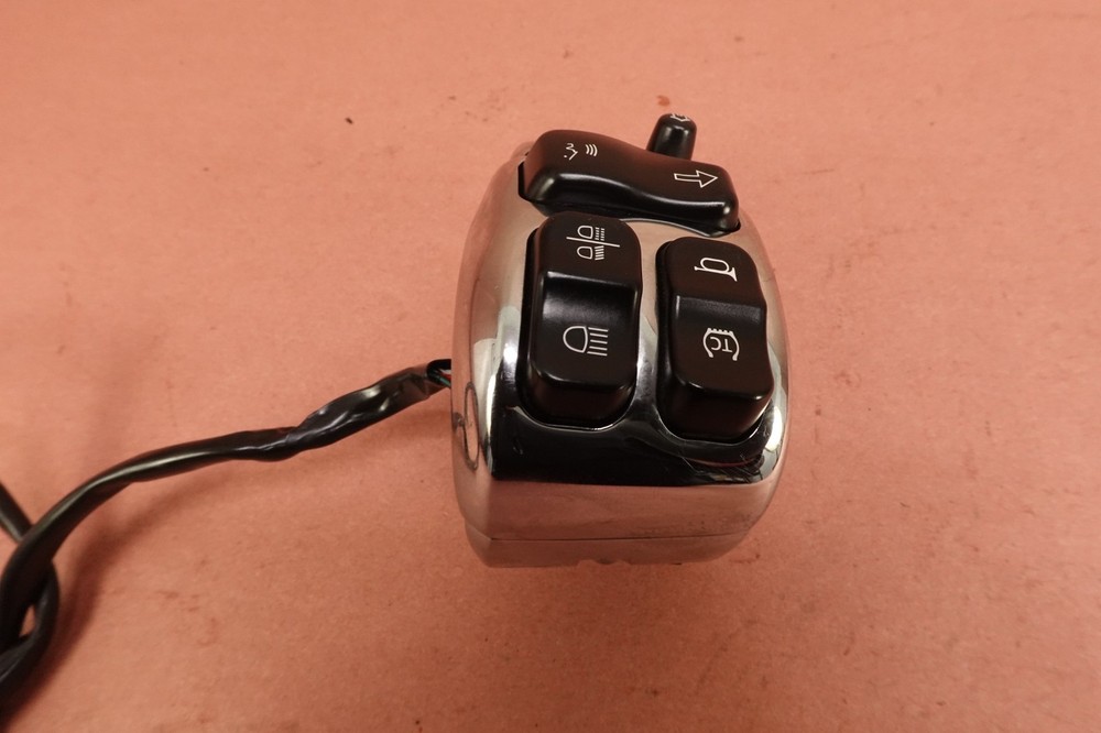 17-24 Harley FLHTCUTG Tri Glide Ultra Left Control Headlight Switch