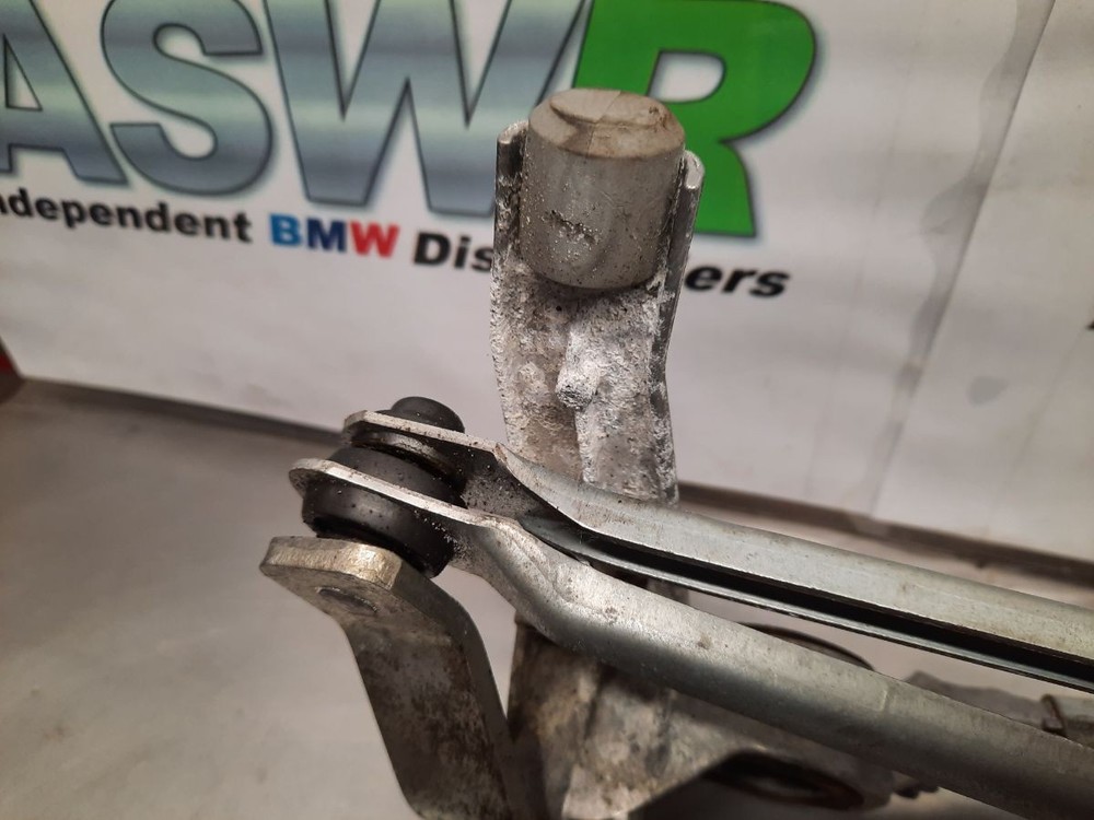 BMW Front Wiper Motor & Linkage E90 E91 E92 E93 3 SERIES 61617161710