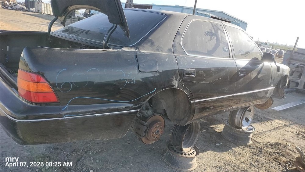 LEFT BLK ROCKER PANEL MOULDING OEM 2000 LEXUS LS400