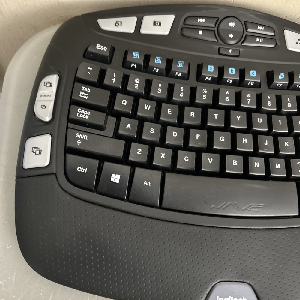 Logitech K350 Ergonomic Keyboard And Wireless Mouse USB Receiver