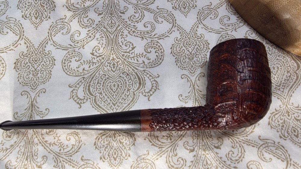 Tender Box Ripple Grain Estate pipe.