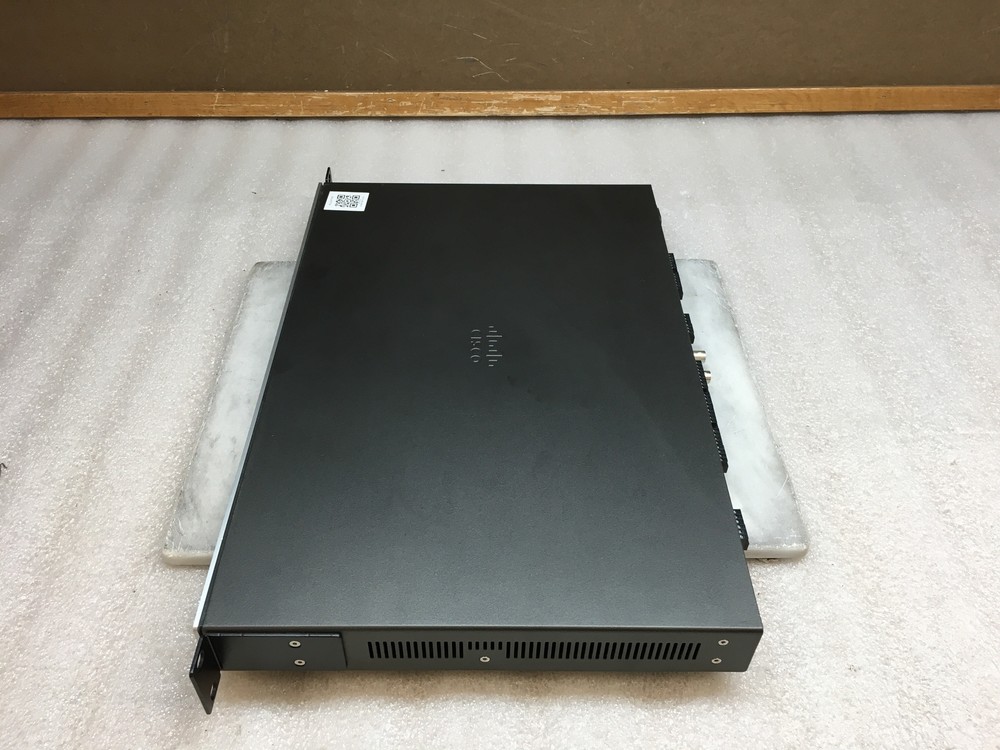 Cisco TelePresence SX80 Codec TTC6-12 CTS-SX80CODEC V01