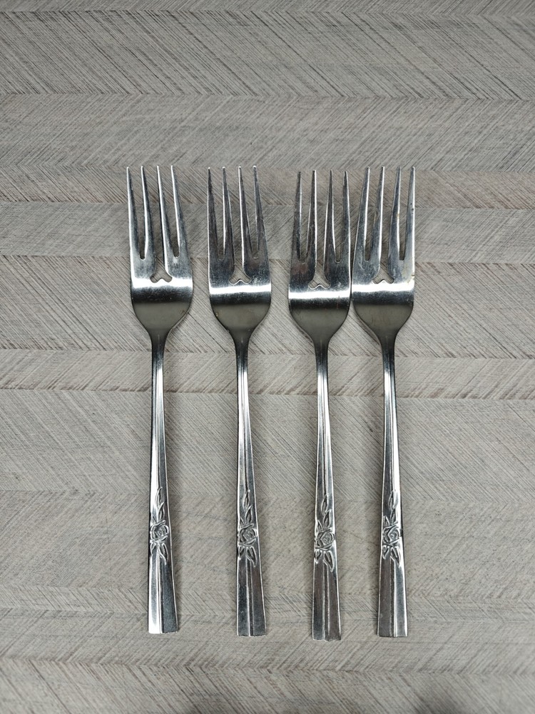 Vintage Epic Custom Stainless Flatware Floral Rose Service Set For 4